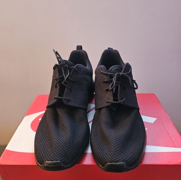 Nike roshe triple black - Picture 2 of 4